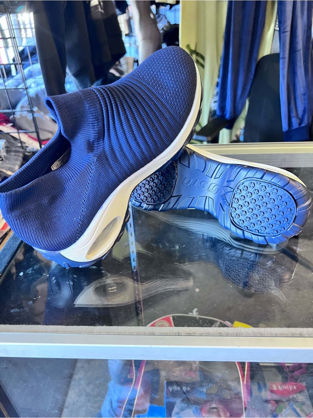 Men's Slip-On Knit Athletic Shoes in Navy Blue